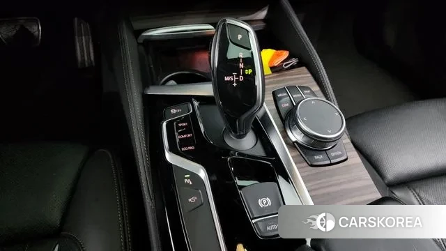 BMW 5 Series (G30) id 3039538 из Кореи 19