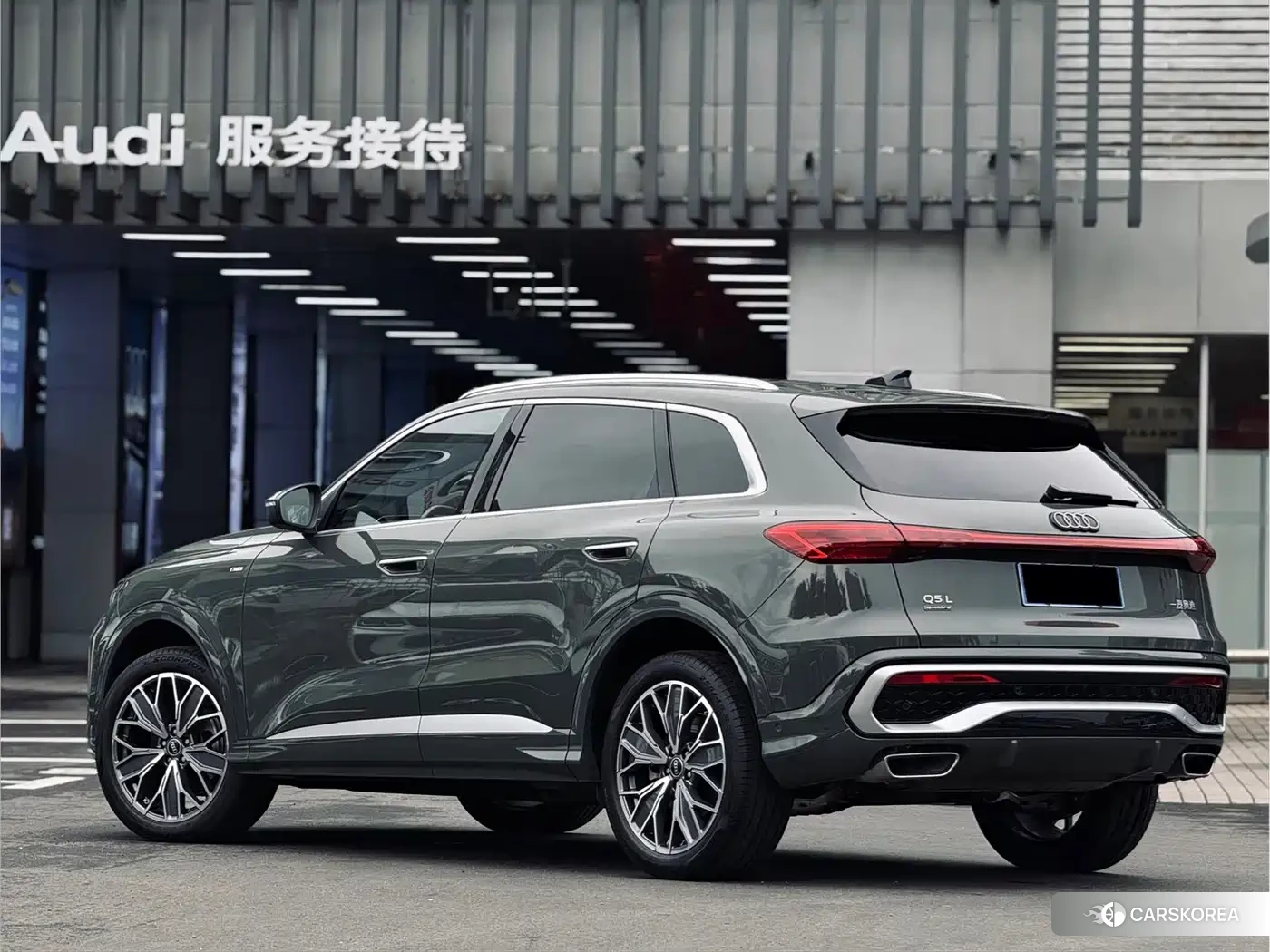 Audi Q5L id 4685948 из Китая 22