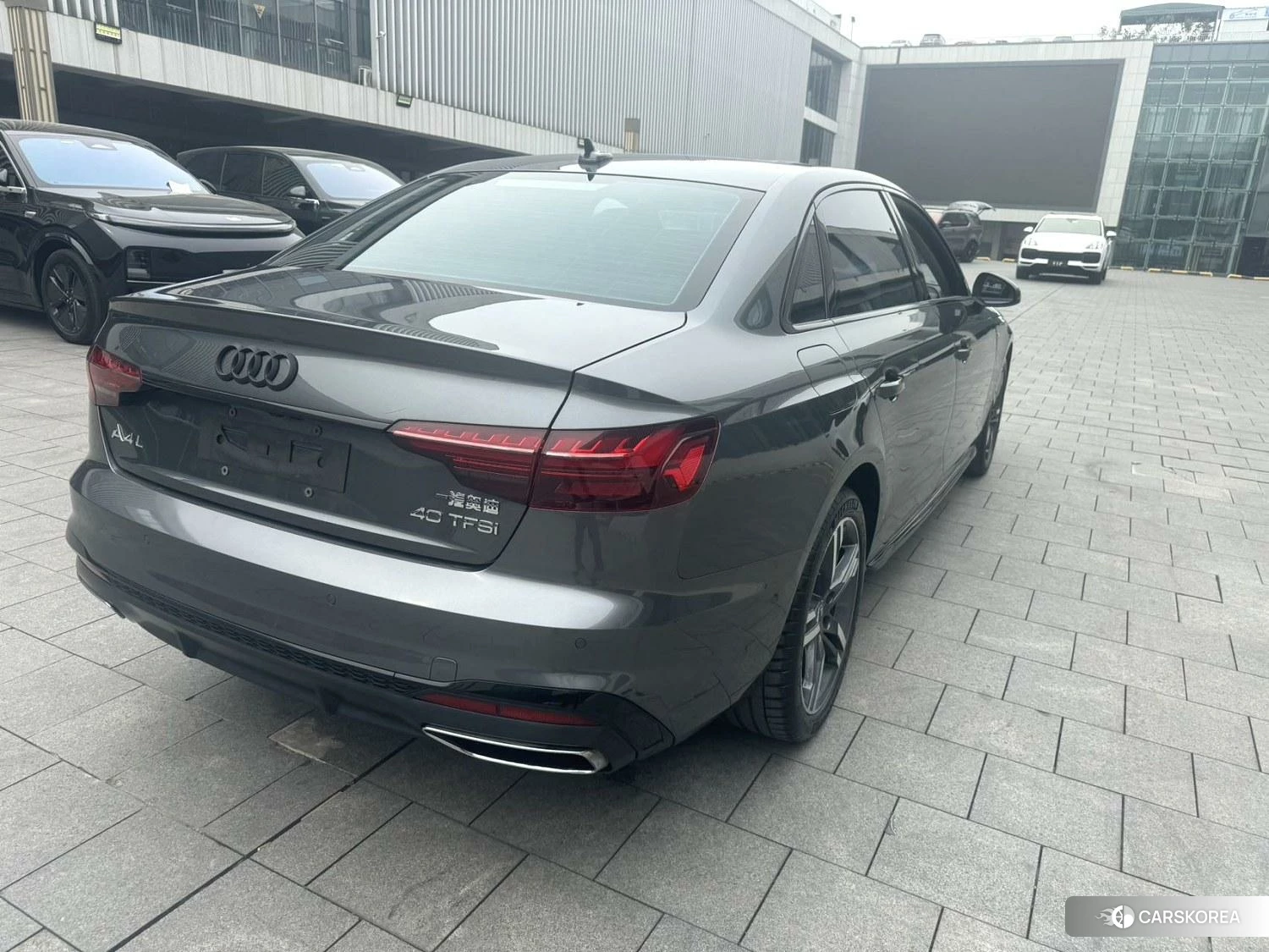 Audi A4L id 4455127 из Китая 9
