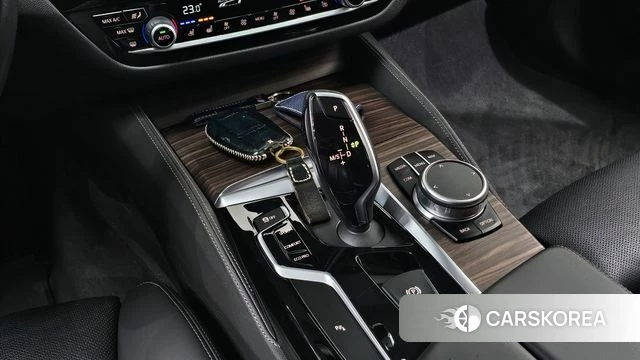 BMW 5 Series (G30) id 3873434 из Кореи 19