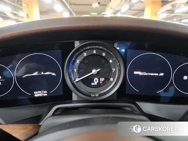 Porsche 911(992) id 3225025 из Кореи 19