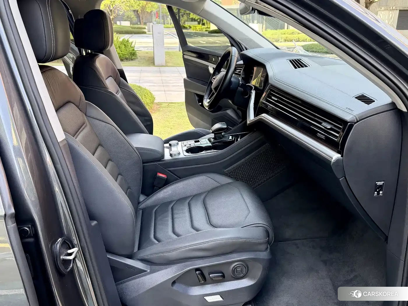 Volkswagen Touareg id 4644730 из Китая 16
