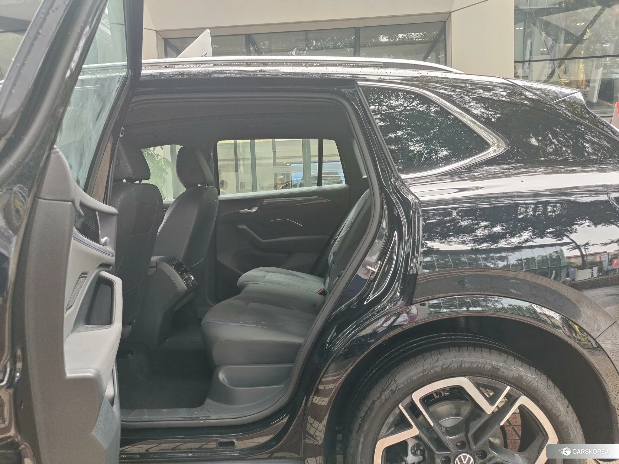 Volkswagen Tiguan L id 4479592 из Китая 11