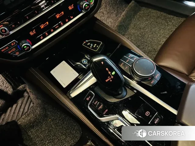 BMW 5 Series (G30) id 3508898 из Кореи 19