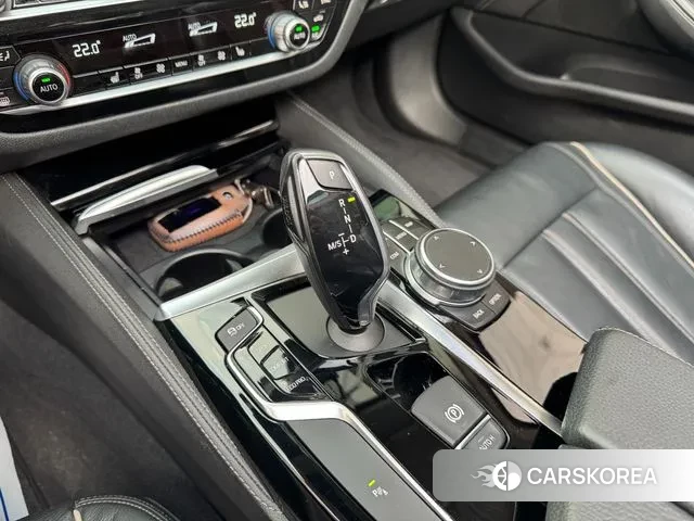 BMW 5 Series (G30) id 3403126 из Кореи 19