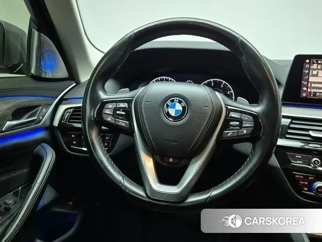 BMW 5 Series (G30) id 3291961 из Кореи 19