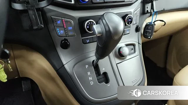 Hyundai The New Grand Starex id 3563224 из Кореи 19