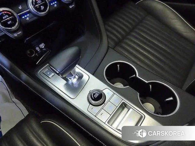 Genesis G70 id 3000156 из Кореи 19