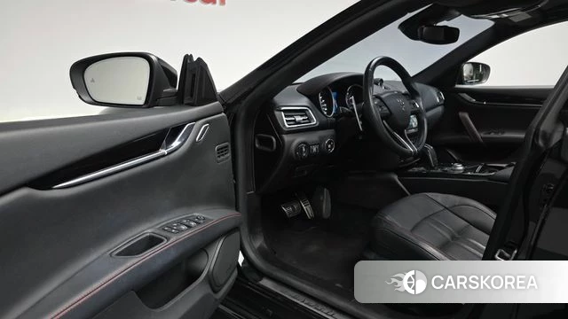 Maserati Ghibli id 3954861 из Кореи 19