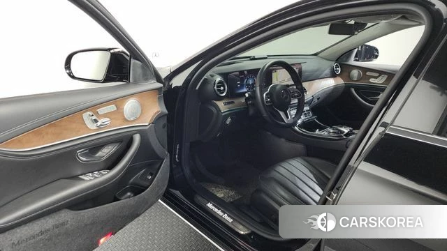 Mercedes-Benz E-Class W213 id 4371490 из Кореи 35