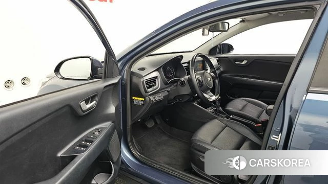 Kia Stonic id 3880277 из Кореи 19