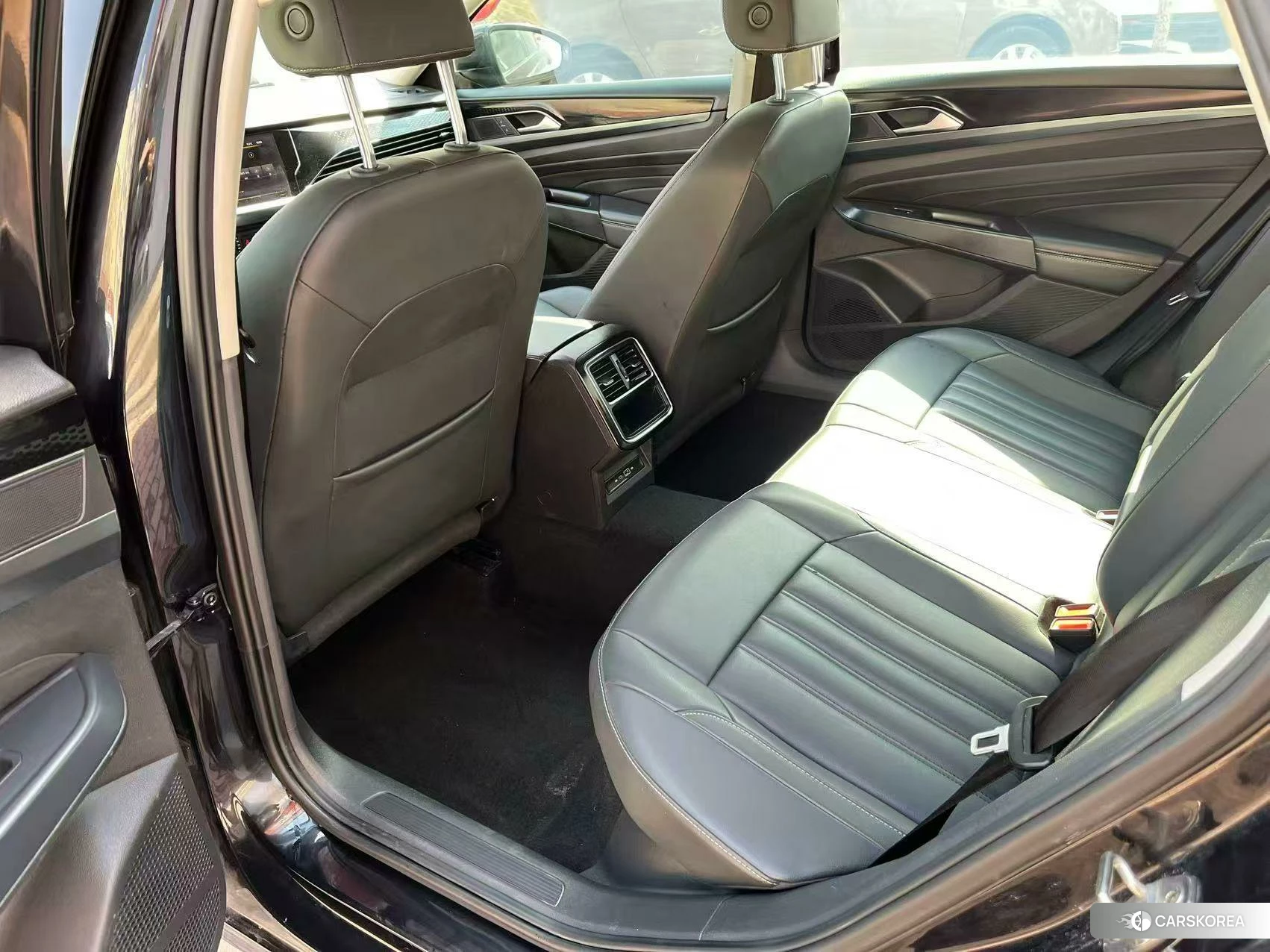 Volkswagen Passat id 4468035 из Китая 9