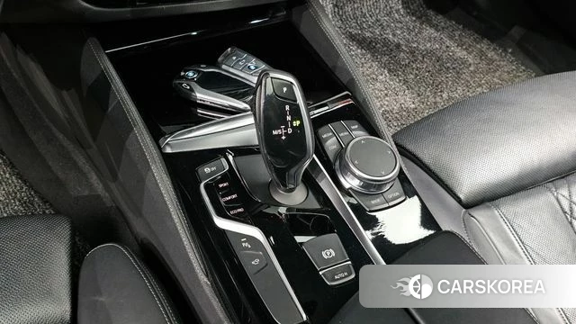 BMW 5 Series (G30) id 3886278 из Кореи 20