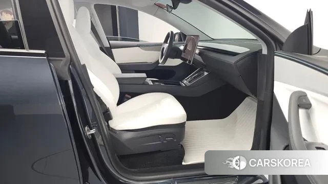 Tesla Model Y id 3477176 из Кореи 19