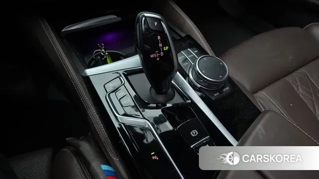 BMW 5 Series (G30) id 3405856 из Кореи 19