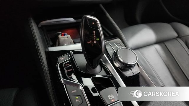 BMW 5 Series (G30) id 3844292 из Кореи 19