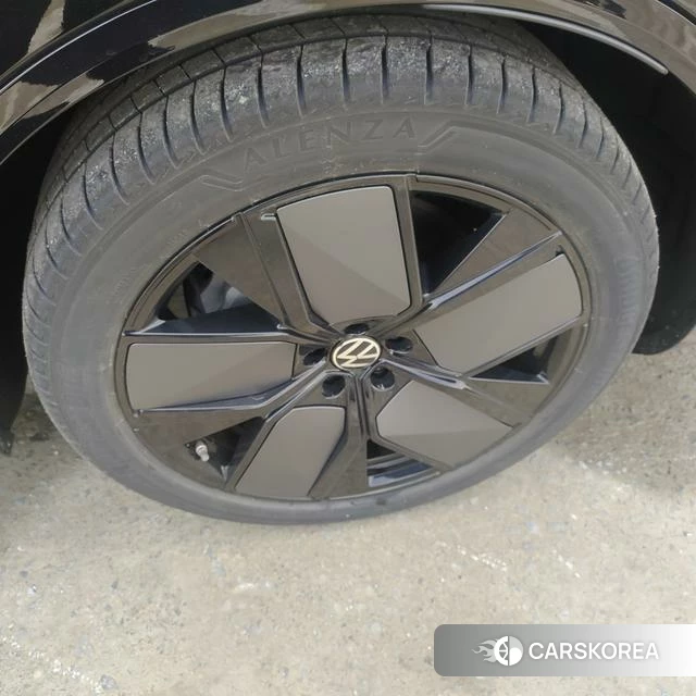 Volkswagen Touareg id 4261157 из Китая 11