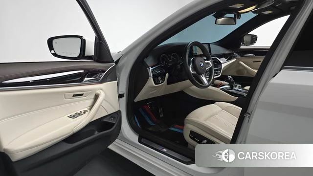 BMW 5 Series (G30) id 4180289 из Кореи 19