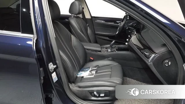 BMW 5 Series (G30) id 3766244 из Кореи 19