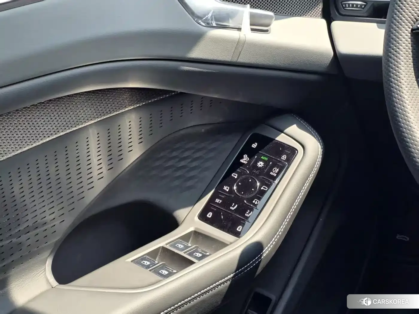 Audi A6L id 4653878 из Китая 16