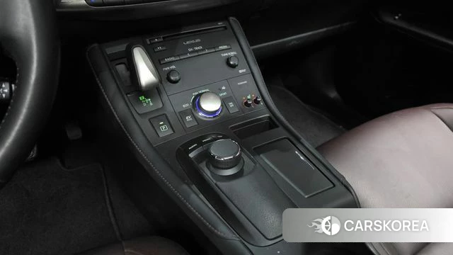 Lexus CT200h id 4351053 из Кореи 19