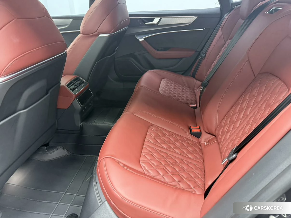 Audi A7L id 4441319 из Китая 12