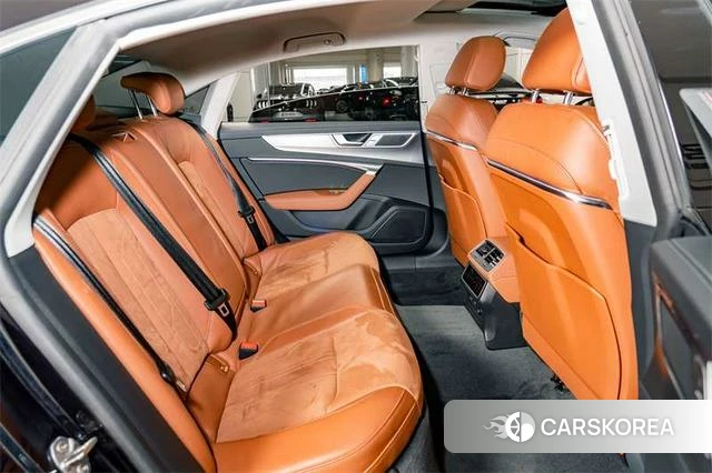 Audi A7L id 3857702 из Китая 21