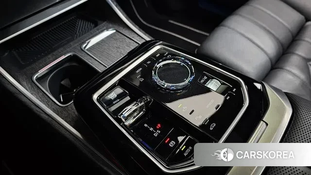 BMW 7 Series (G70) id 3353972 из Кореи 19