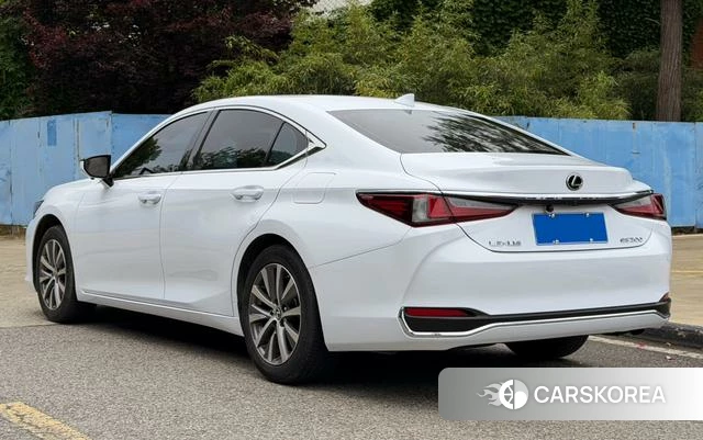 Lexus ES id 4259527 из Китая 9