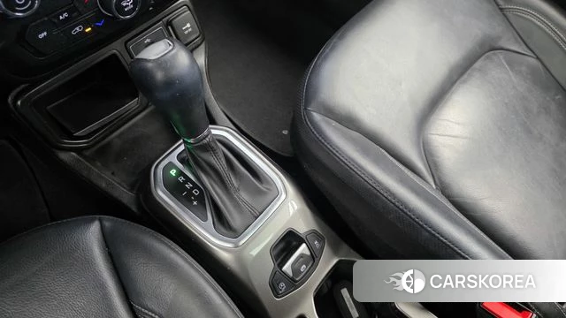 Jeep Renegade id 4294529 из Кореи 31