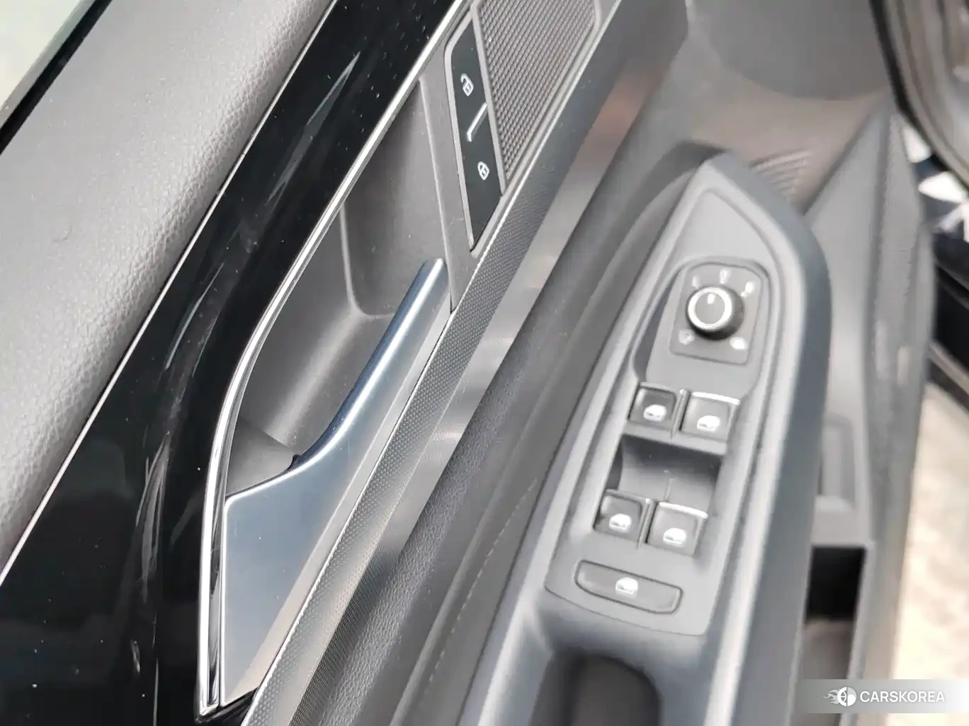 Volkswagen Touareg id 4629562 из Китая 12
