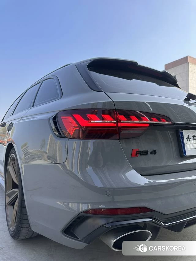 Audi RS 4 id 4272794 из Китая 18
