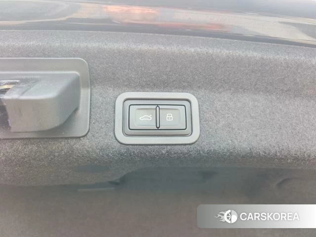 Audi A6L id 4229201 из Китая 16