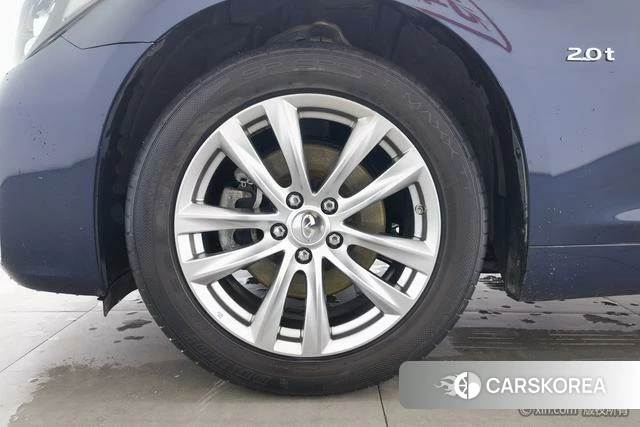 Infiniti Q70 id 4236129 из Китая 23