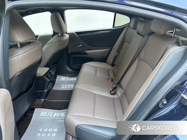 Lexus ES id 4321077 из Китая 22