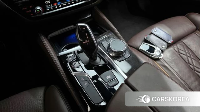 BMW 5 Series (G30) id 4918875 из Кореи 33