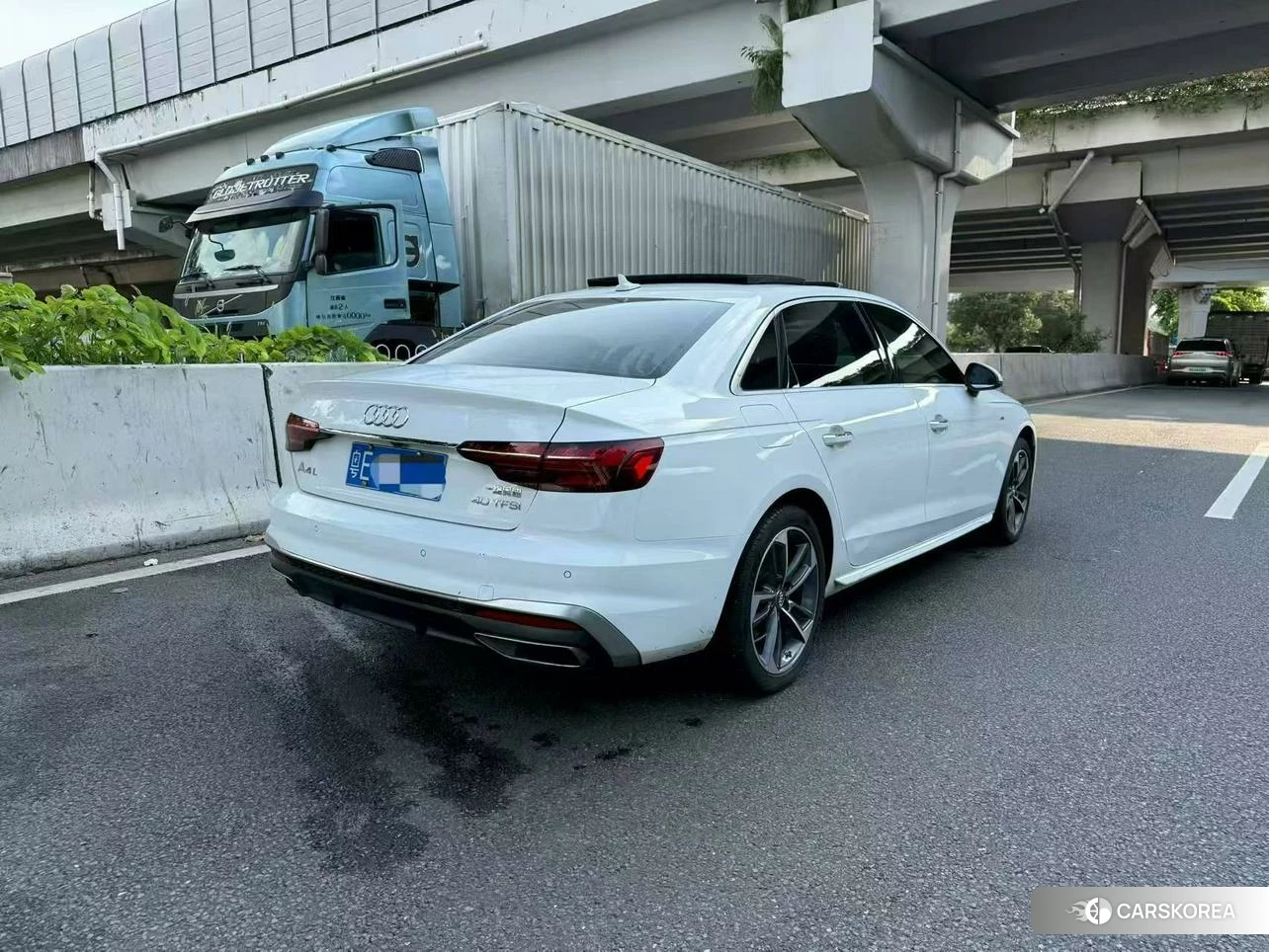 Audi A4L id 4512819 из Китая 9