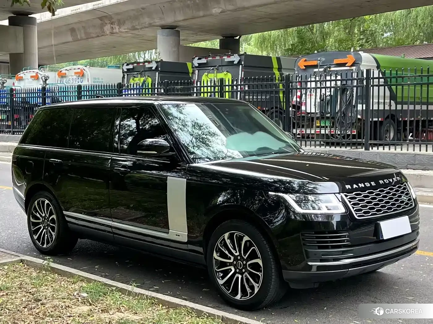 Land Rover Range Rover id 4576831 из Китая 17
