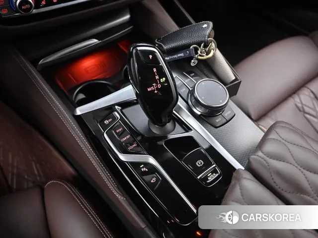 BMW 5 Series (G30) id 3011435 из Кореи 19