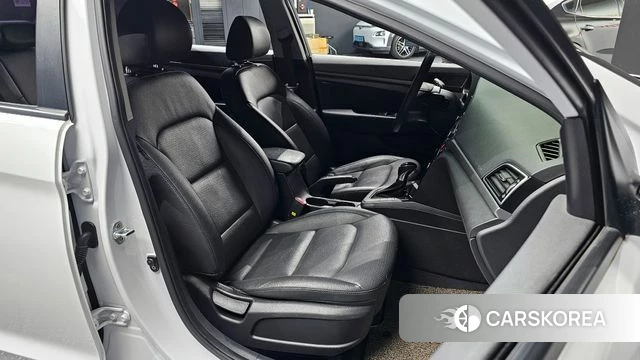 Hyundai Avante AD id 3861702 из Кореи 19