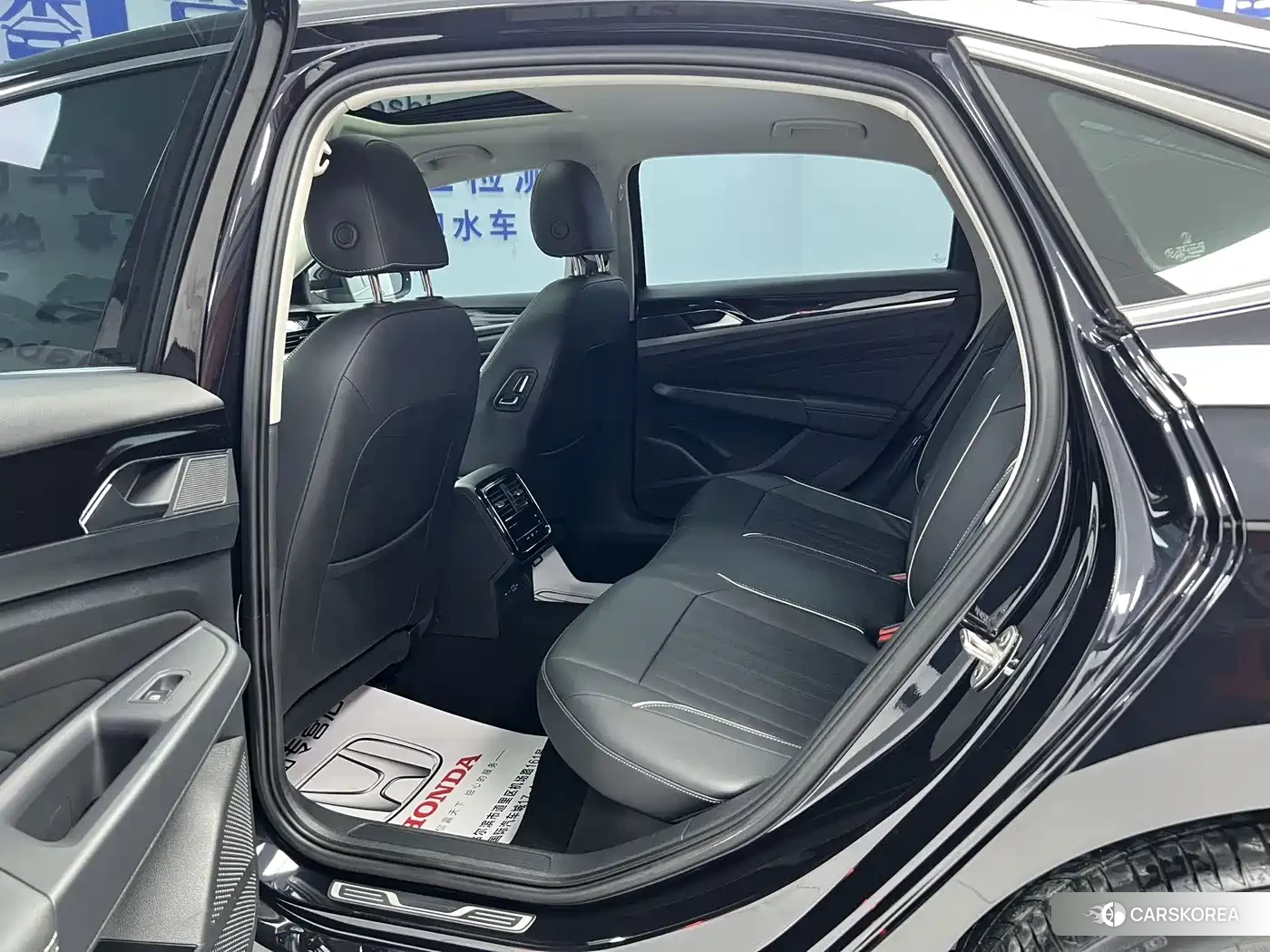 Volkswagen Passat id 4606972 из Китая 19