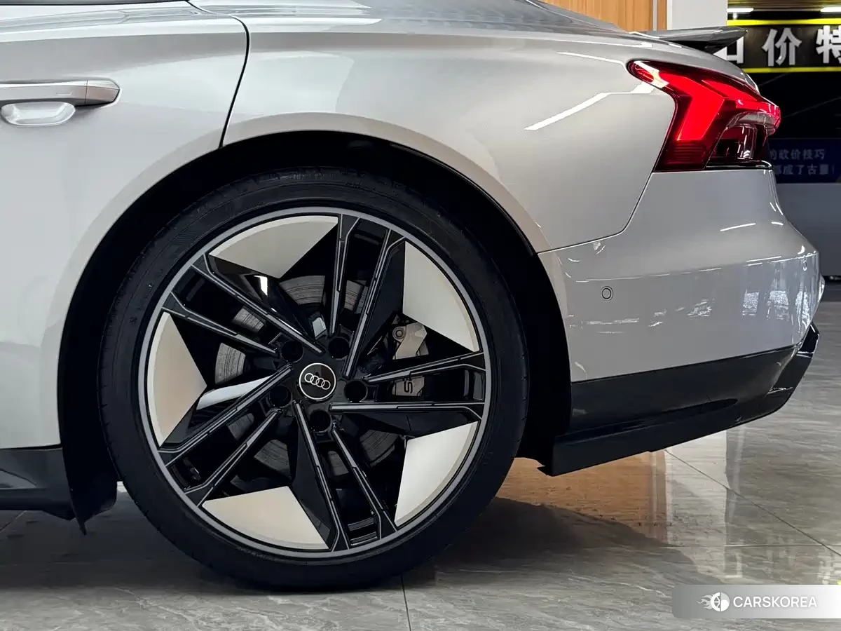 Audi e-tron GT id 4554074 из Китая 21