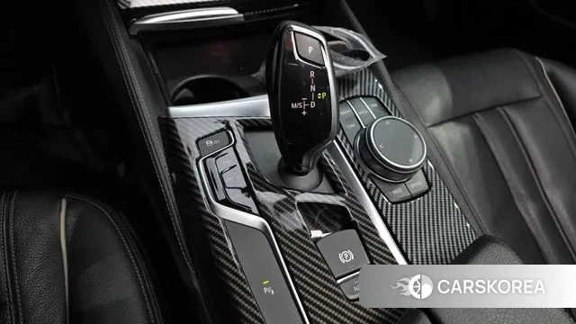 BMW 5 Series (G30) id 3568442 из Кореи 19