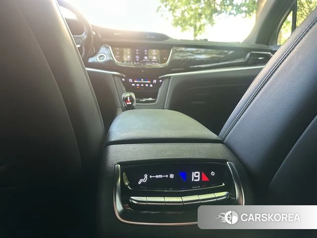 Cadillac XT6 id 4213691 из Китая 29