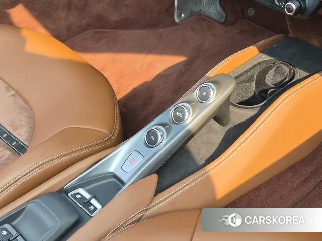 Ferrari F8 Spider id 3759785 из Кореи 19