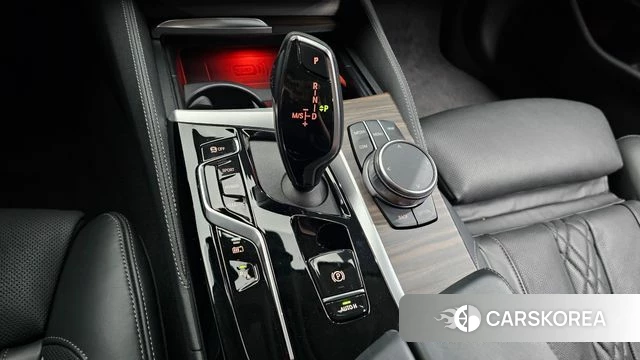 BMW 5 Series (G30) id 4186623 из Кореи 29