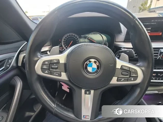 BMW 5 Series (G30) id 3039336 из Кореи 19