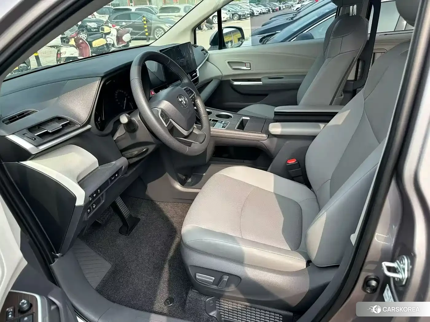Toyota Sienna id 4547529 из Китая 9