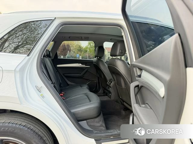 Audi Q5L id 4228470 из Китая 23