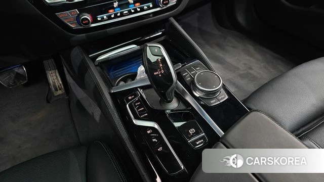 BMW 5 Series (G30) id 3842677 из Кореи 19